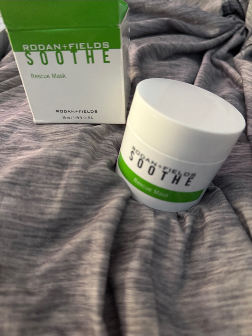 Rodan + Fields Soothe Rescue Mask - White and Green